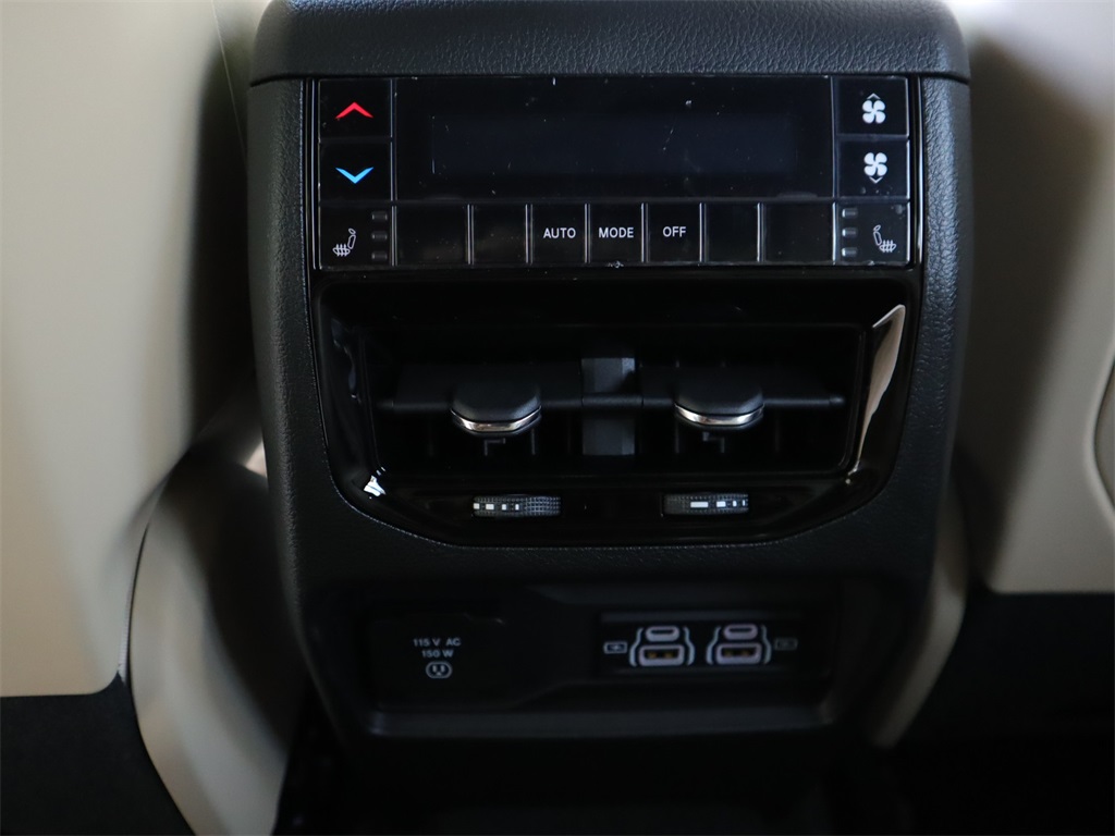2023 Jeep Grand Cherokee Limited photo 21