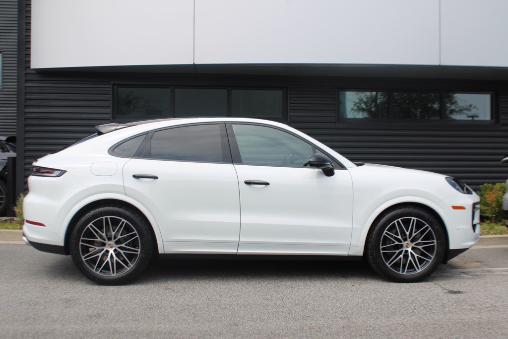 2026 Porsche Cayenne Coupe photo 8