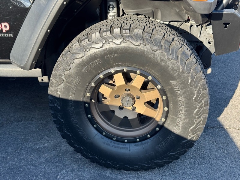 2022 Jeep Gladiator Rubicon photo 2