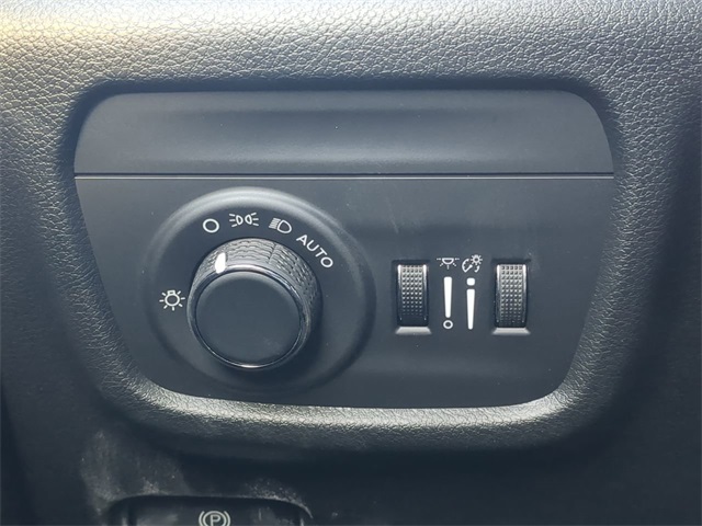 2025 Jeep Grand Cherokee Laredo Altitude photo 25