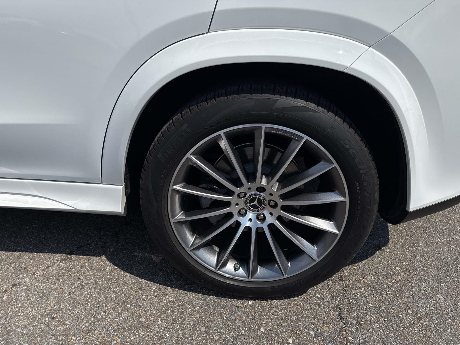 2024 Mercedes Benz GLE 450 4MATIC photo 3