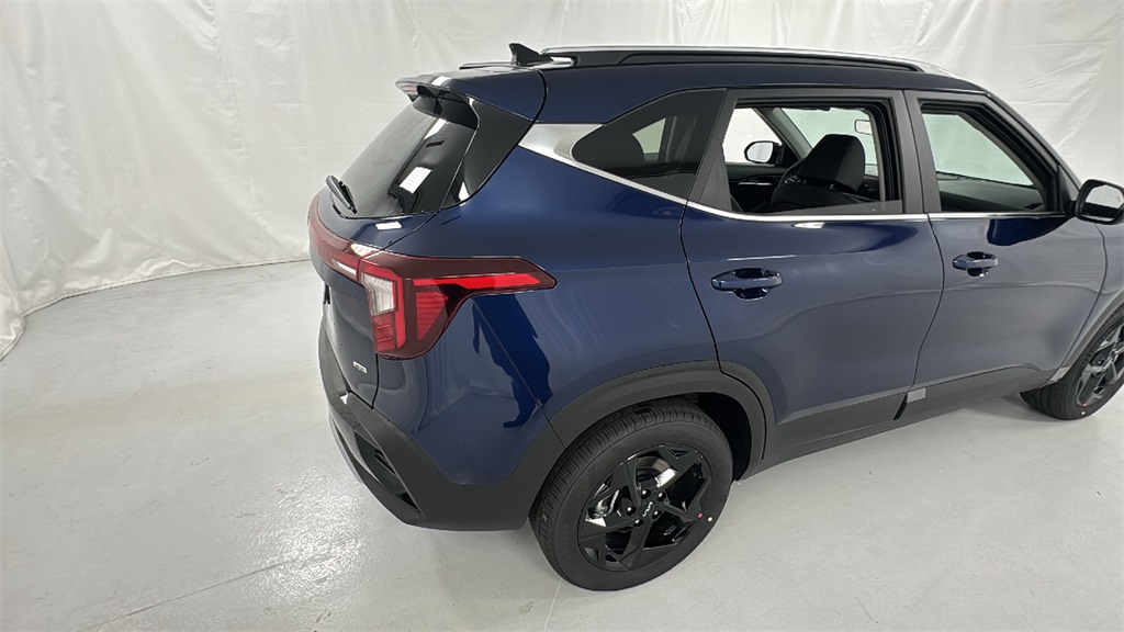 2026 Kia Seltos EX photo 3