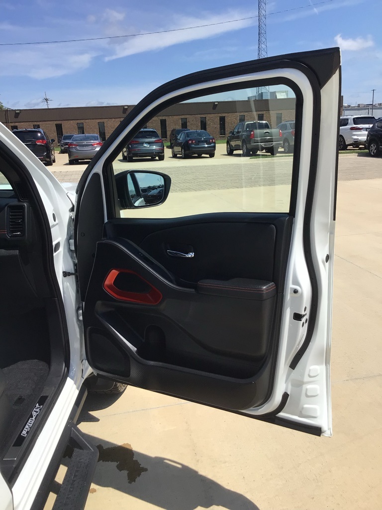 2023 Nissan Frontier Crew Cab PRO-4X photo 15