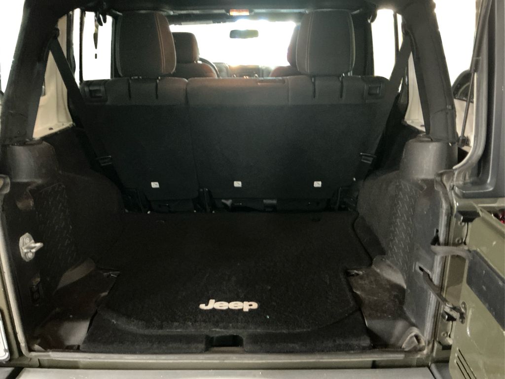 2015 Jeep Wrangler Unlimited Sahara Sport photo 18