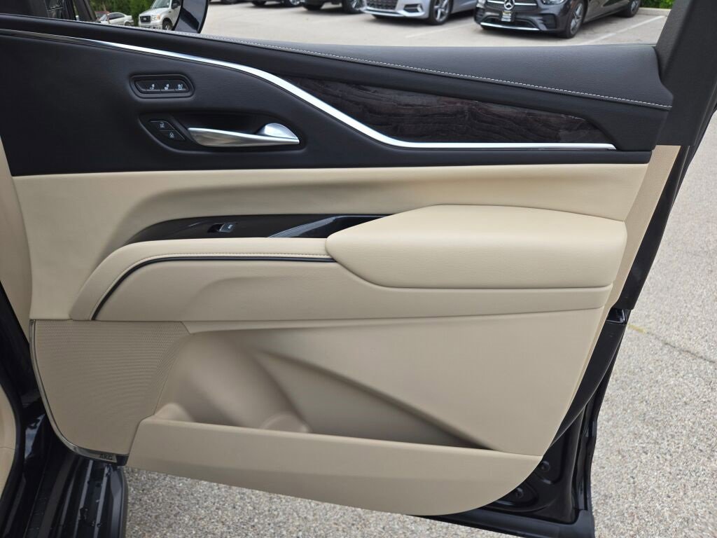 2021 Cadillac Escalade ESV Premium Luxury photo 5