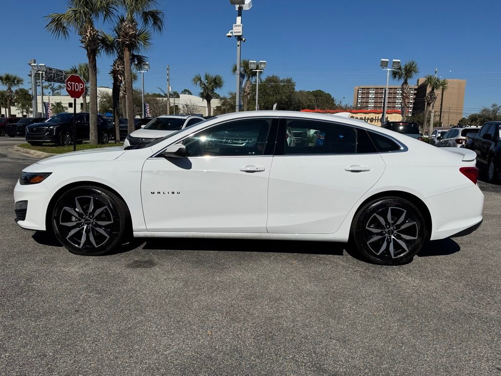 2025 Chevrolet Malibu RS photo 3