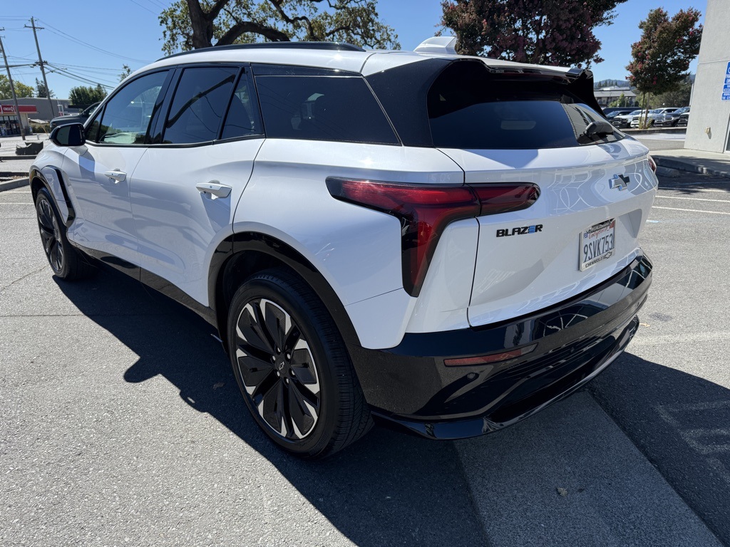 2024 Chevrolet Blazer EV RS photo 2