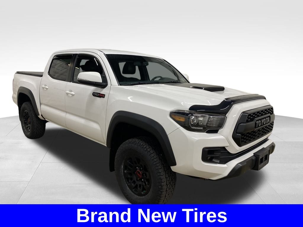 2017 Toyota Tacoma TRD Pro photo 3