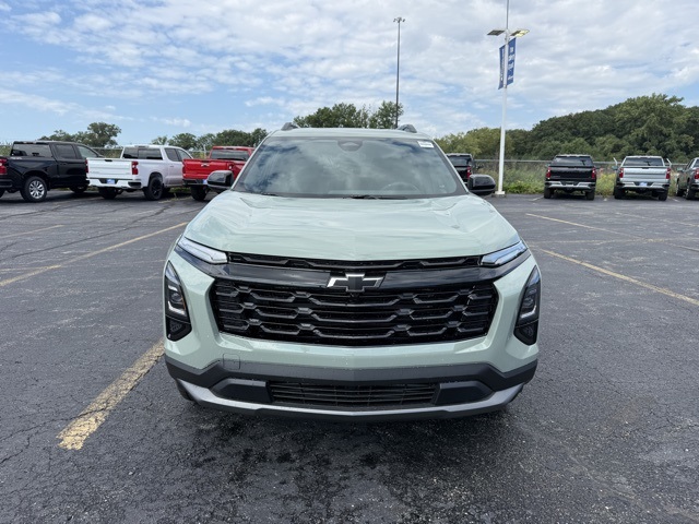 2026 Chevrolet Equinox LT photo 2