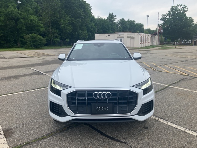 2019 Audi Q8 Prestige photo 2