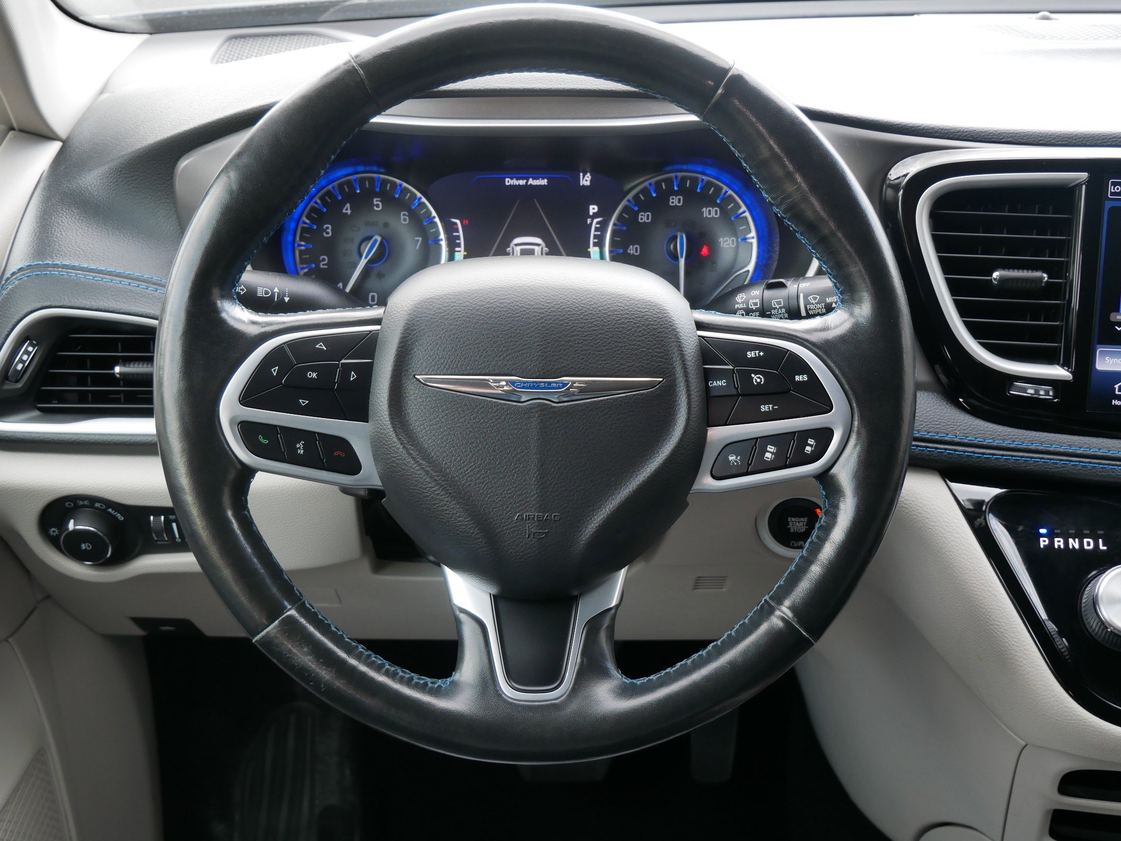 2021 Chrysler Pacifica Touring L photo 16