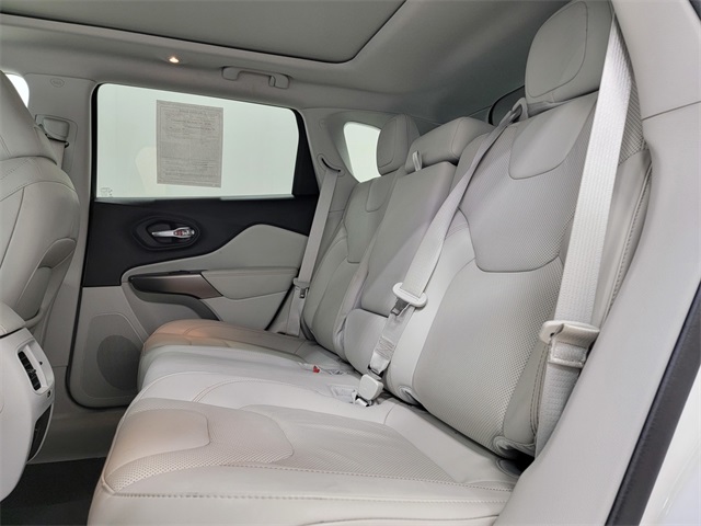 2021 Jeep Cherokee Latitude Lux photo 13