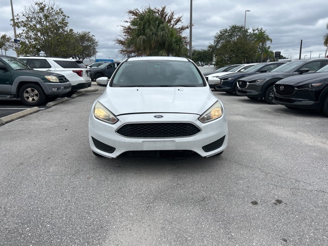 2016 Ford Focus SE photo 2