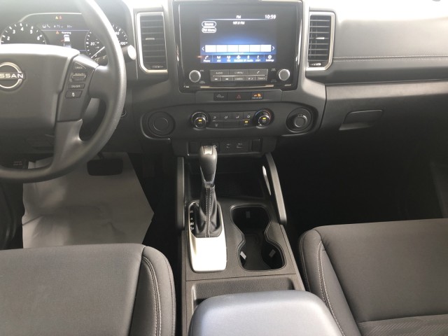 2024 Nissan Frontier Crew Cab SV photo 9