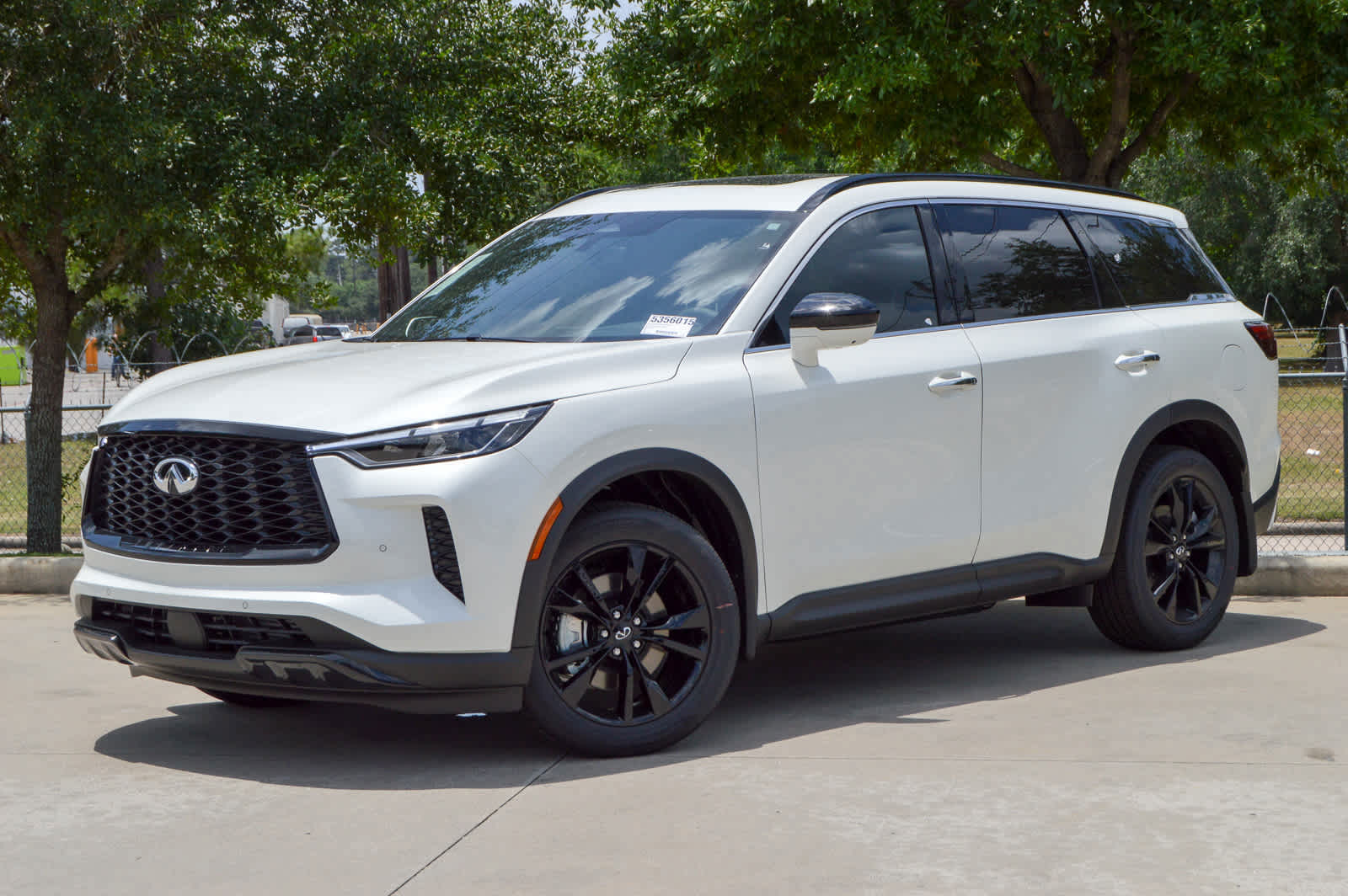 2025 INFINITI QX60 LUXE's photo