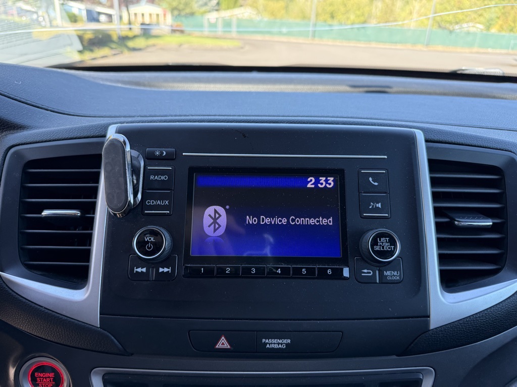 2016 Honda Pilot LX photo 11