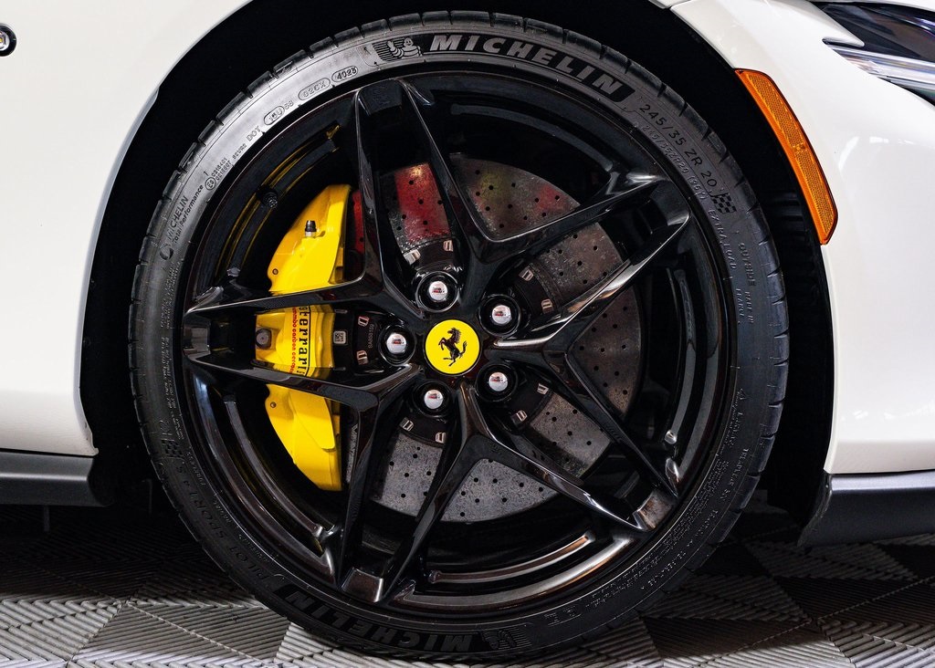 2024 Ferrari Roma Spider Base photo 12