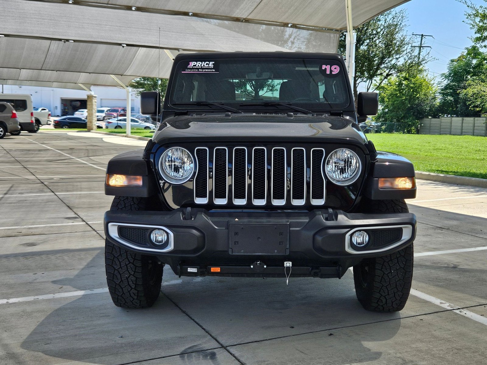 2022 Jeep Wrangler Unlimited Sahara photo 2