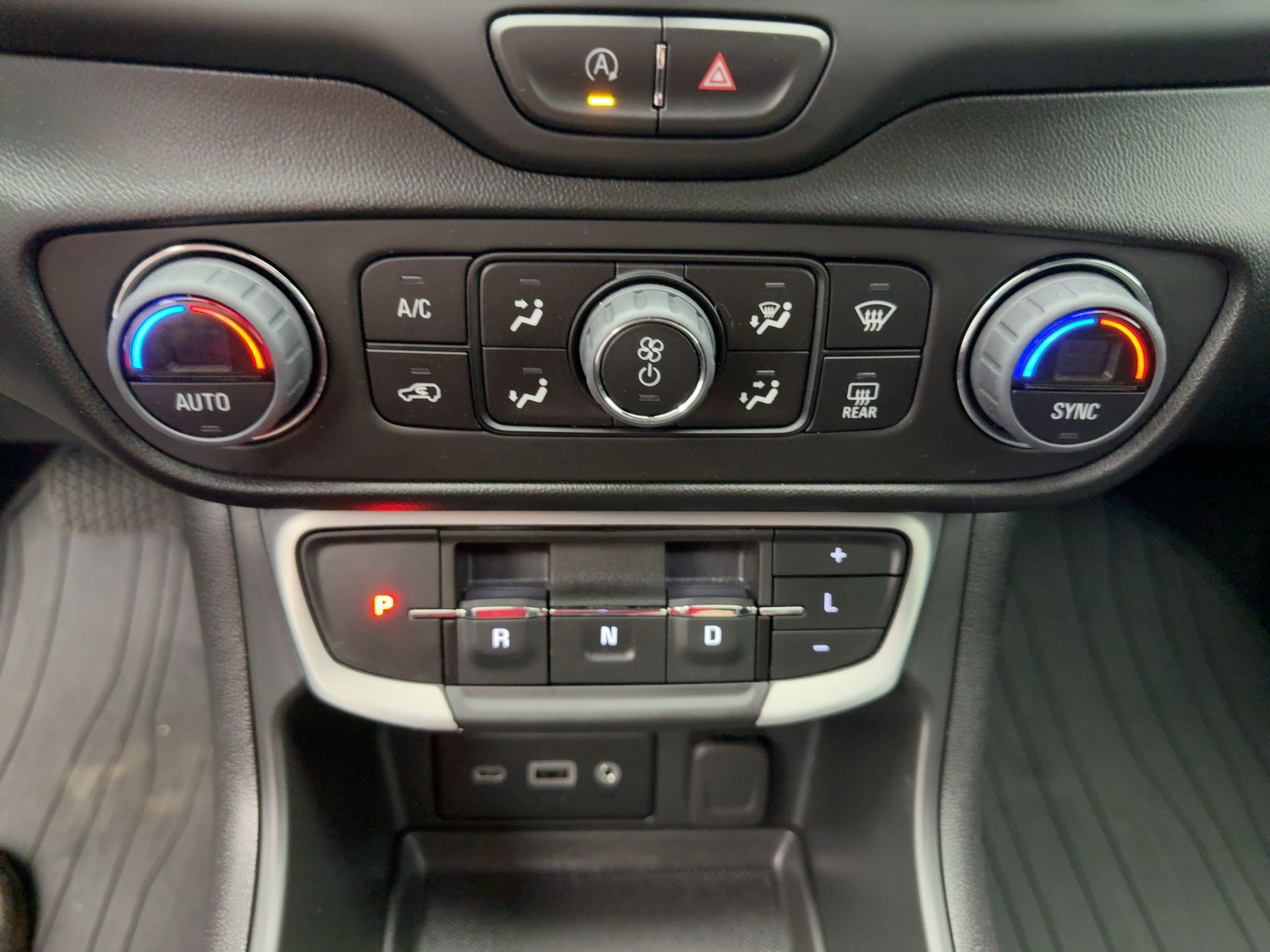 2023 Gmc Terrain SLE photo 16