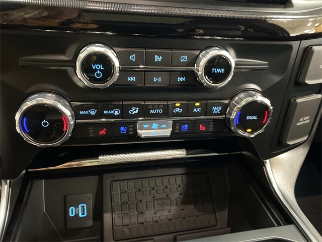 2023 Ford F-150 Raptor photo 22