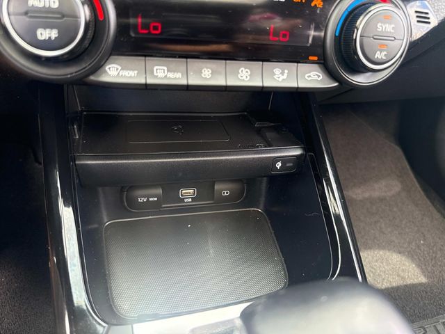 2022 Kia Forte GT-Line photo 25