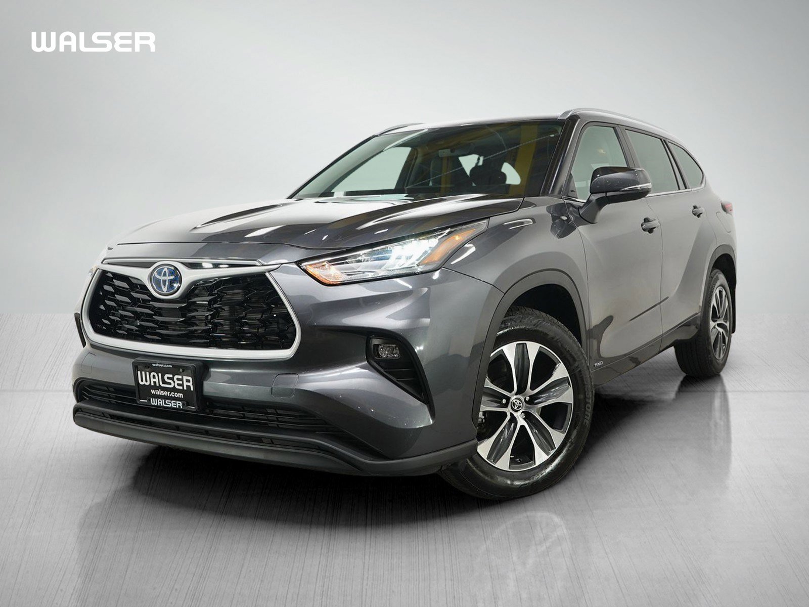 2024 Toyota Highlander XLE's photo