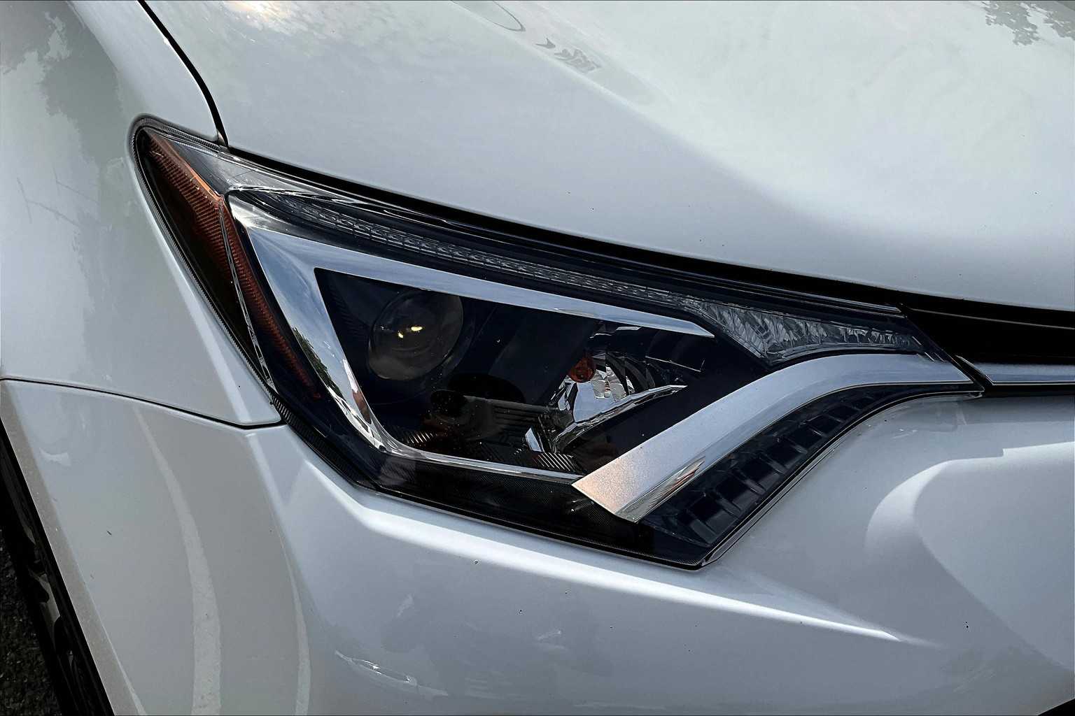 2018 Toyota RAV4 XLE photo 26