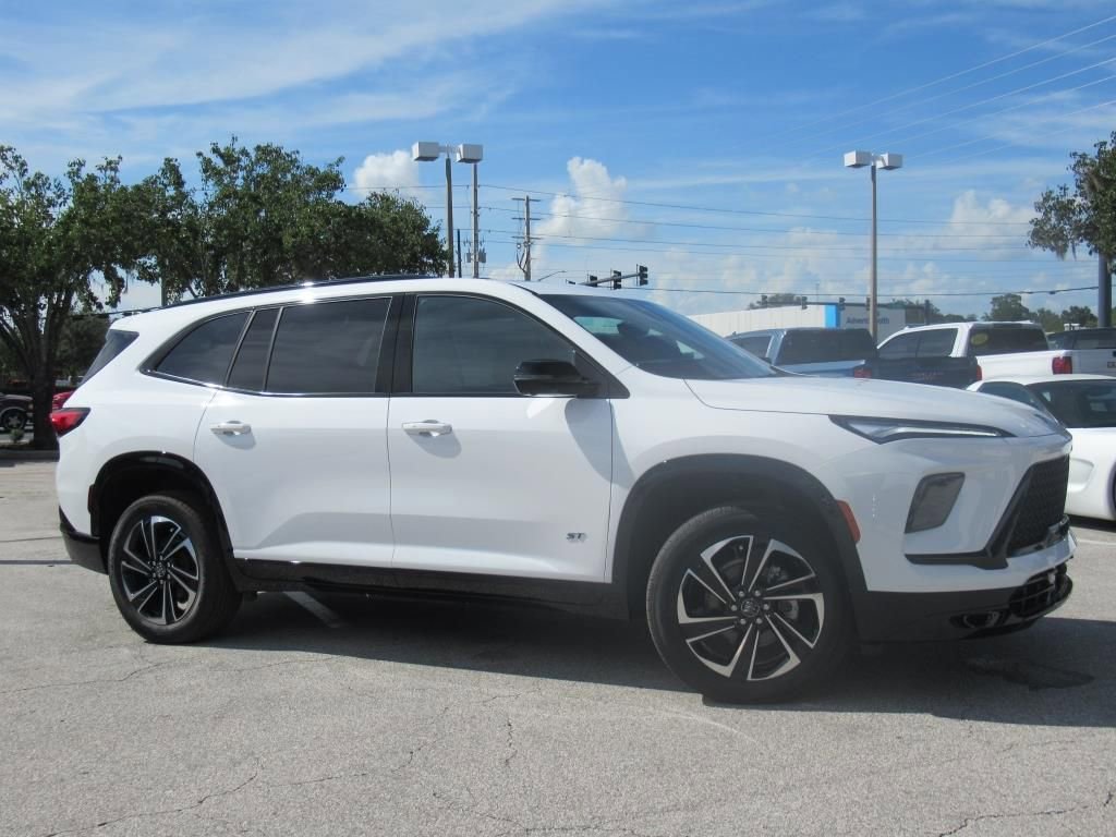 2026 Buick Enclave Sport Touring photo 2