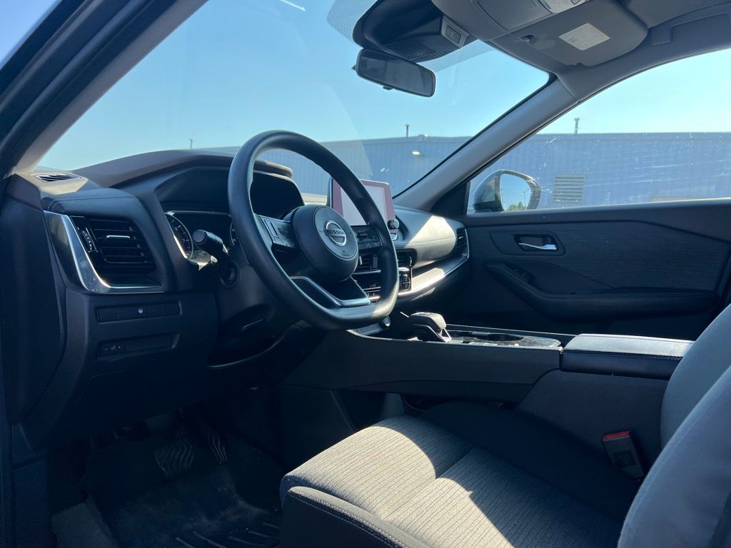 2021 Nissan Rogue SV photo 10