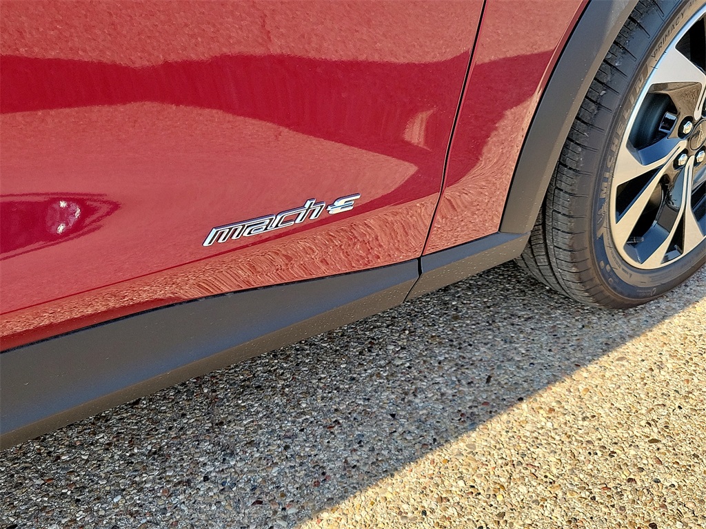 2025 Ford Mustang Mach-E Select photo 13