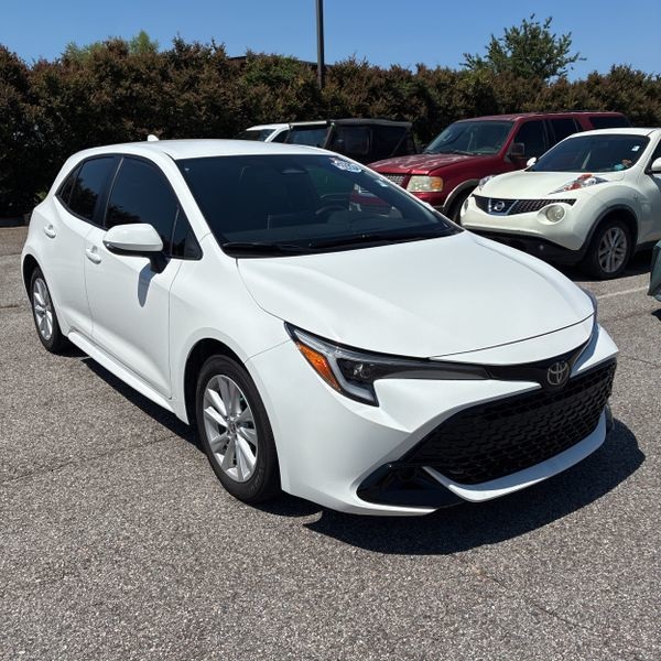 2024 Toyota Corolla SE photo 3