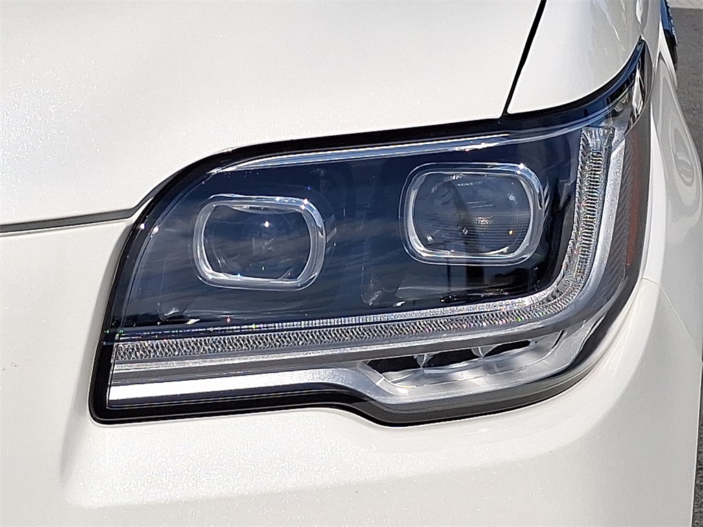2023 Lincoln Navigator L photo 9