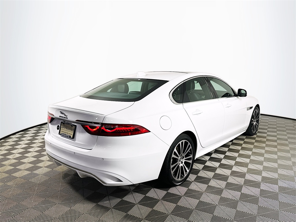 2024 Jaguar XF P300 R-Dynamic SE photo 5