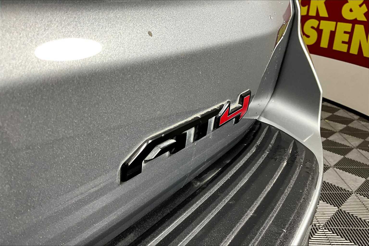 2024 Gmc Yukon XL AT4 photo 9