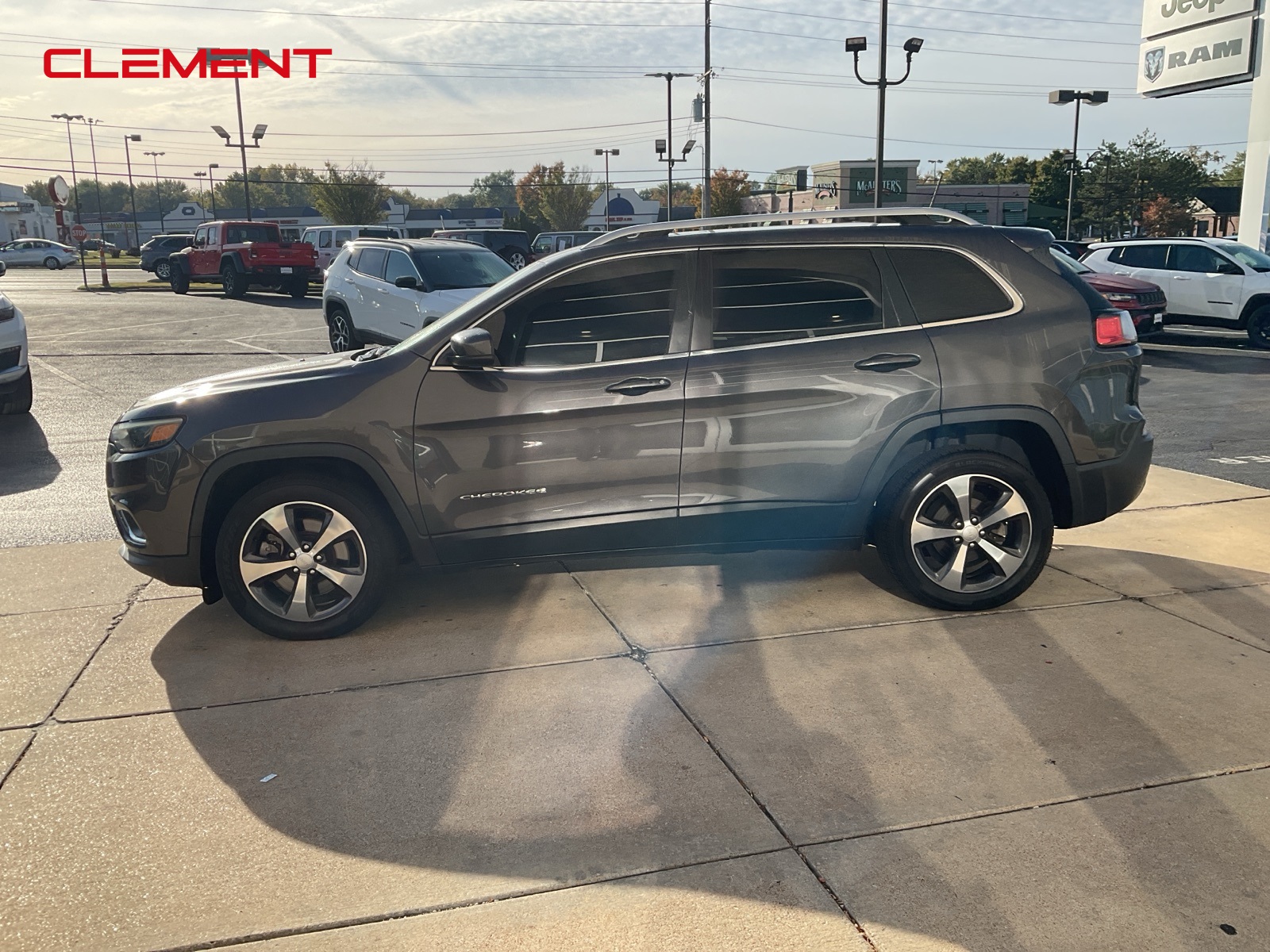 Certified 2019 Jeep Cherokee Limited with VIN 1C4PJLDBXKD122773 for sale in Florissant, MO