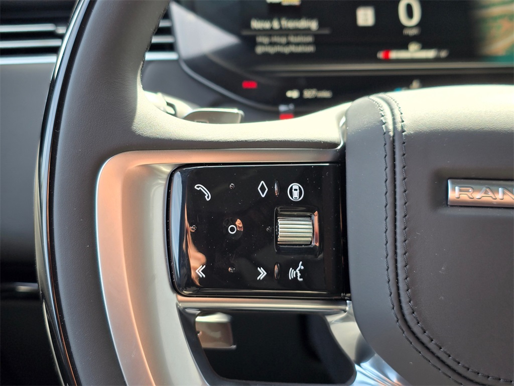 2025 Land Rover Range Rover Autobiography photo 16