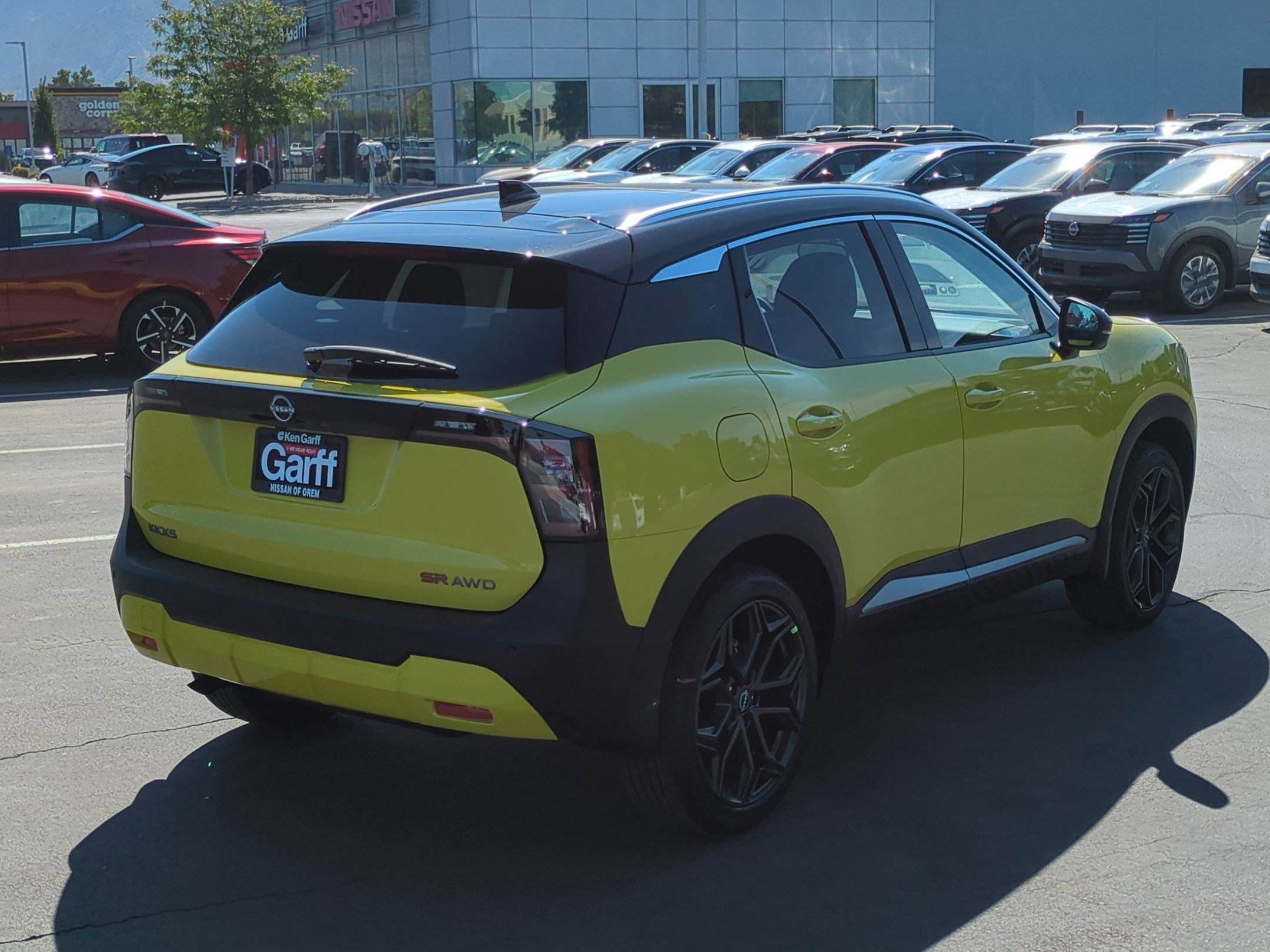 2025 Nissan Kicks SR photo 3