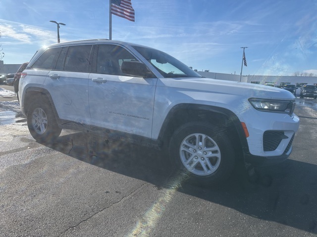 2024 Jeep Grand Cherokee Laredo's photo