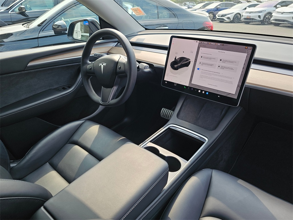 2023 Tesla Model Y Performance photo 9