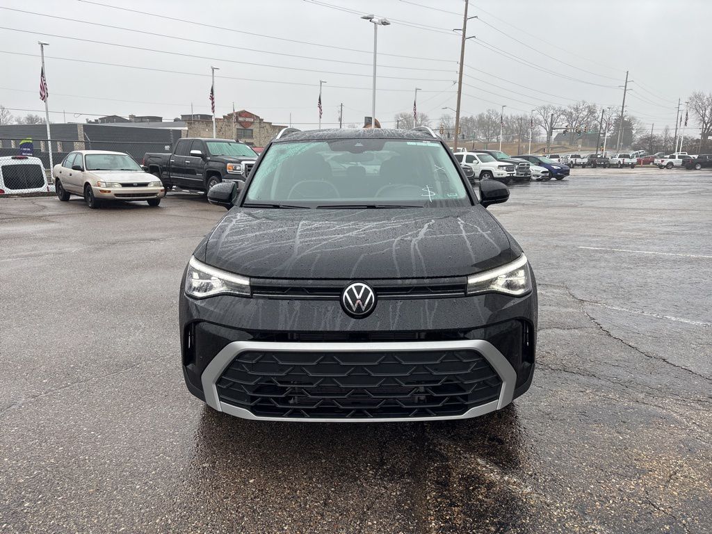 Used 2025 Volkswagen Taos SE with VIN 3VVSC7B27SM041203 for sale in Kansas City