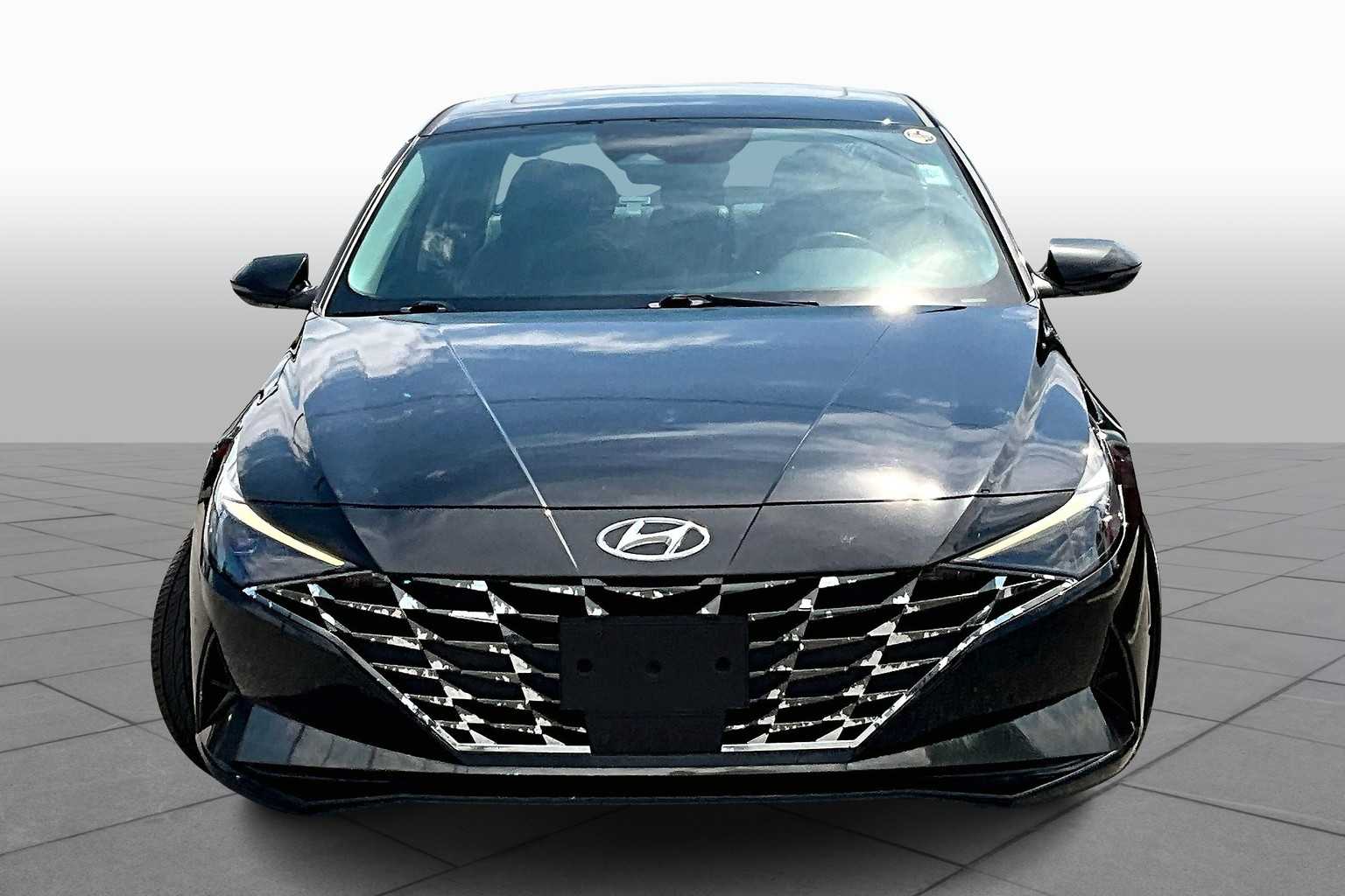2023 Hyundai Elantra Hybrid Limited photo 3