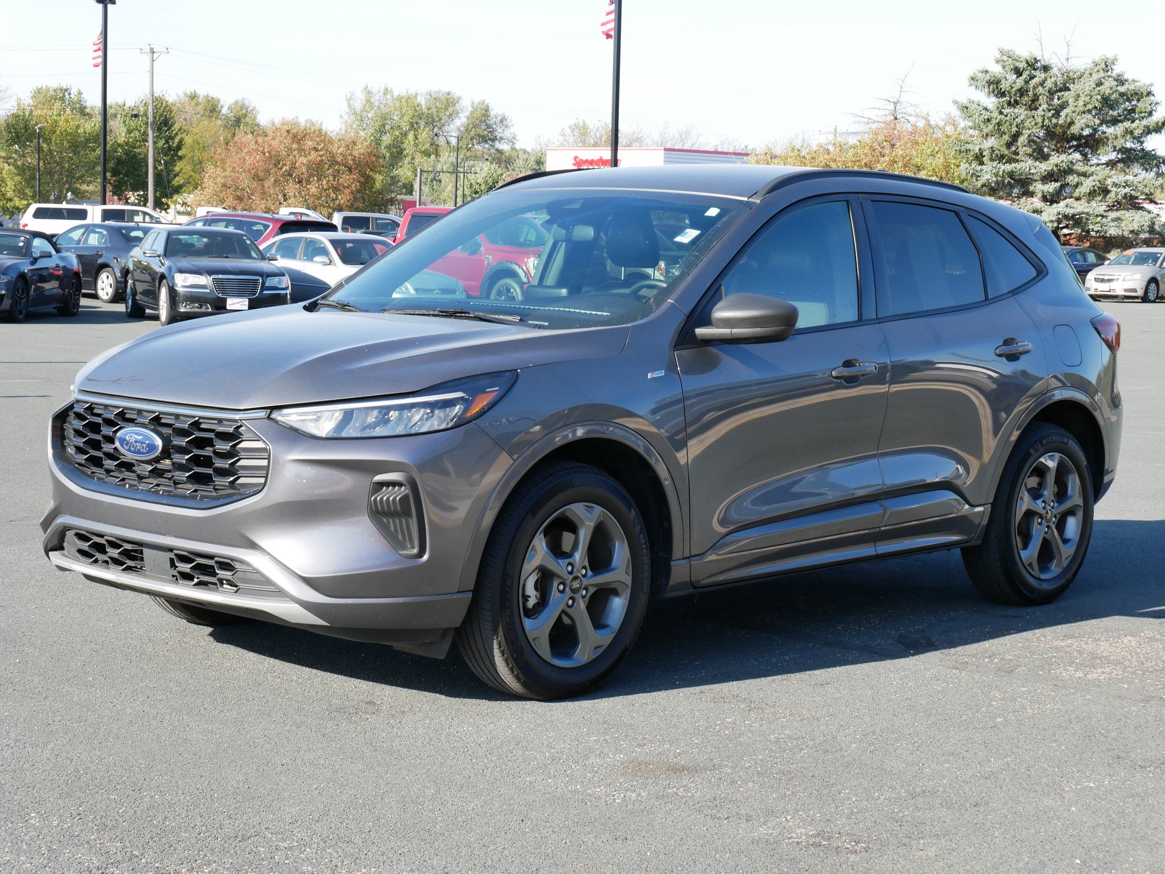 2024 Ford Escape ST-Line photo 2