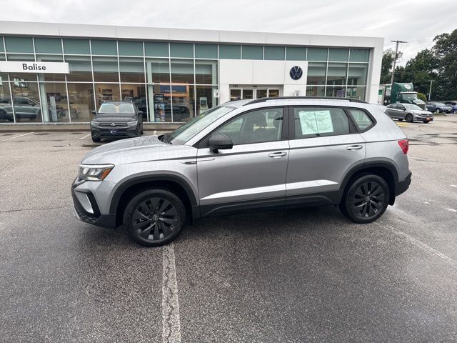2023 Volkswagen Taos S photo 3