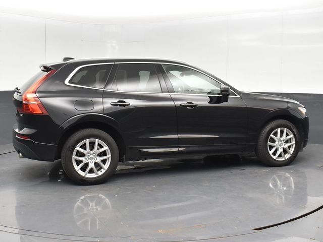 2021 Volvo XC60 T5 Momentum photo 5