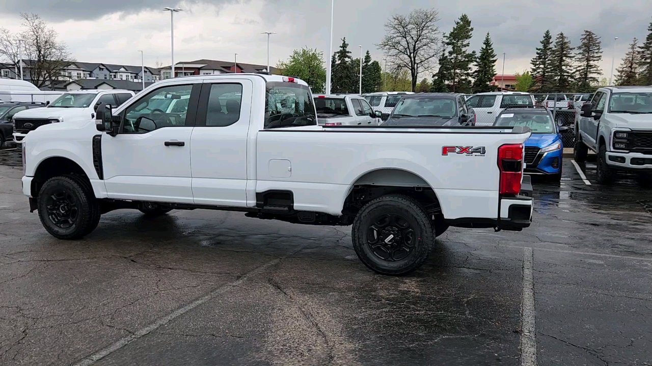 2025 Ford F-250 XL photo 4