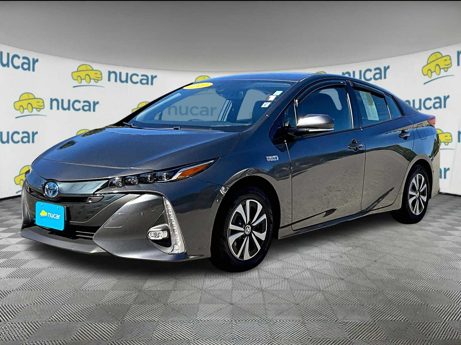 2017 Toyota Prius Prime Advanced photo 3