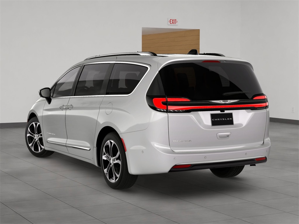 2026 Chrysler Pacifica Pinnacle photo 4