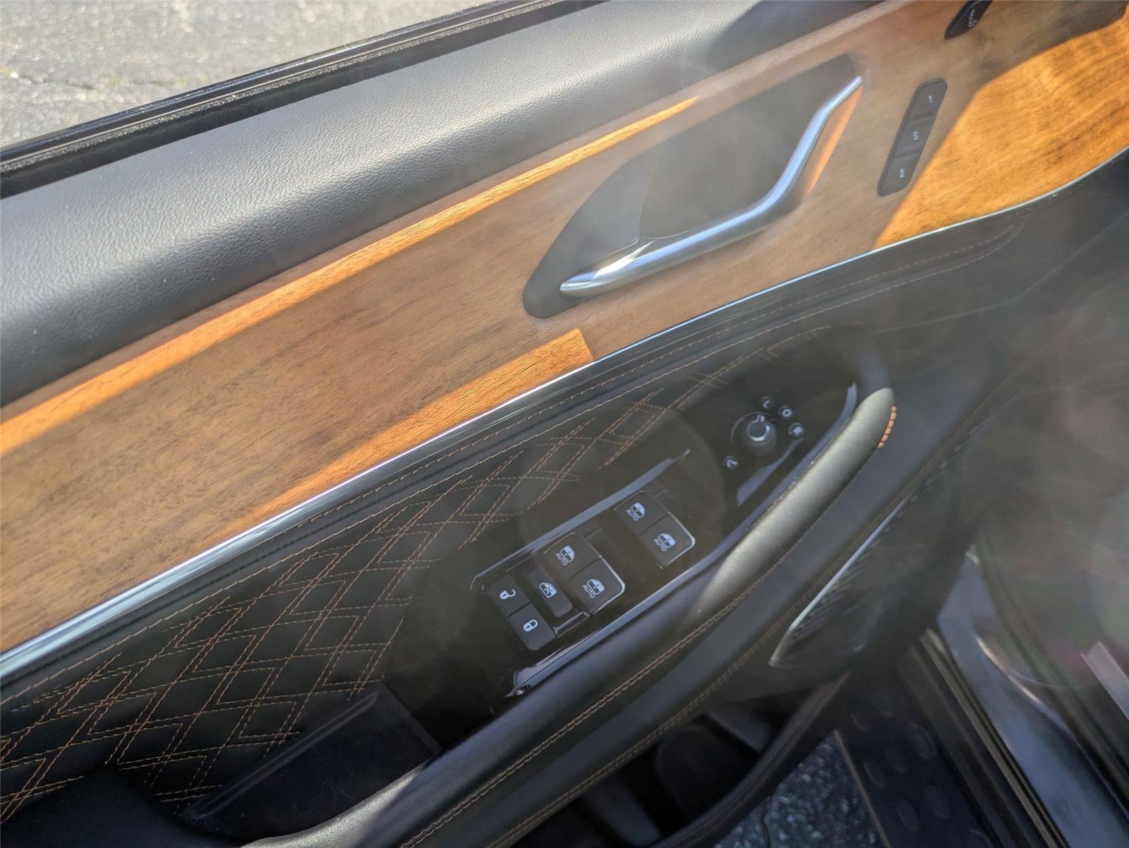 2023 Jeep Grand Cherokee L Summit Reserve photo 12