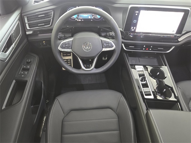 2025 Volkswagen Atlas Cross Sport SEL R-Line photo 8