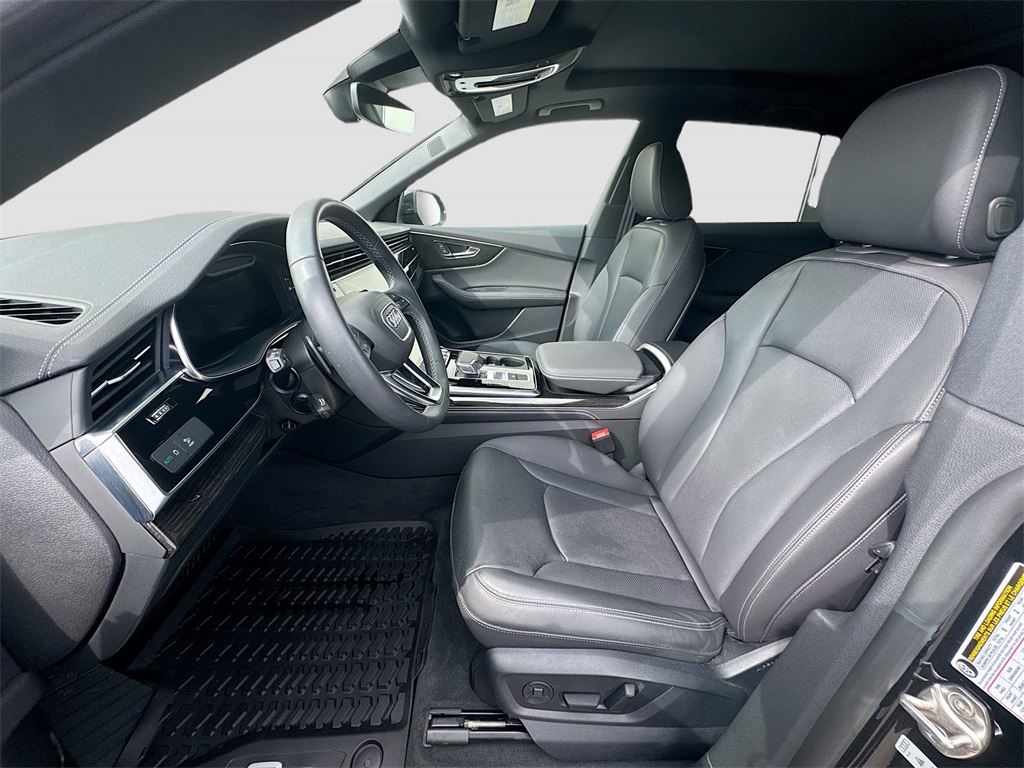 2025 Audi Q8 55 Premium Plus photo 17